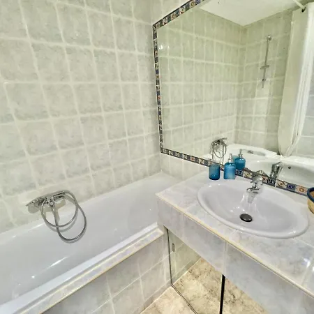 Apartman Bel Apt Avec Terrasse Et Piscine By Weekome Antibes